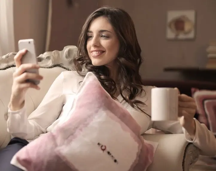 Ela temsilî profil görseli